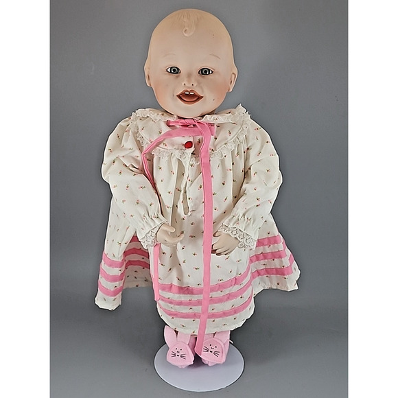 Sarah by Yolanda Bello Ashton Drake Edwin M Knowles Original Porcelain Baby Doll - Picture 1 of 5